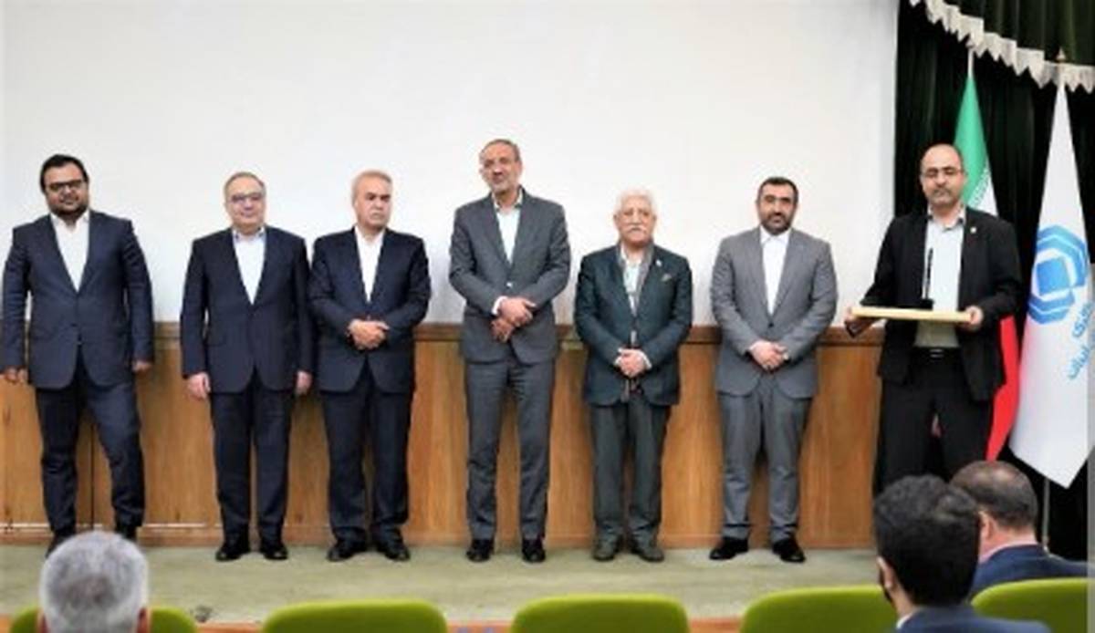 بیمه ایران رتبه نخست جشنواره روابط عمومی های برتر صنعت بیمه را کسب کرد