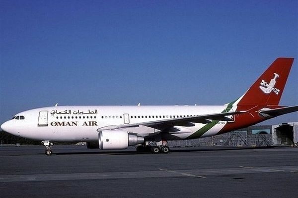 هواپیمای عمانی در مهرآباد در حال تبادل زندانی میان ایران و آمریکا