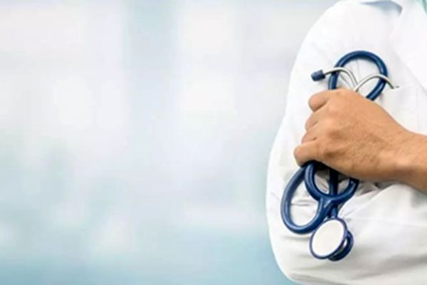 برای درمان چه بیماری هایی به متخصص داخلی مراجعه کنیم؟