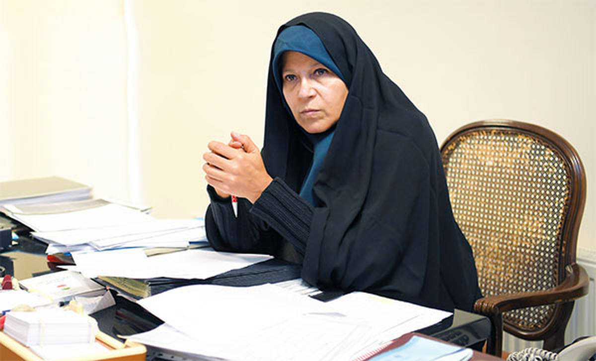 فائزه هاشمی: بابا در جمعی که احمدی نژاد بود نمیرفت