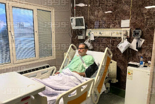 عکسی از علی شمخانی روی تخت بیمارستان